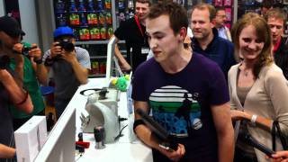 Старт продаж iPad 2 в России. PlanetiPhone.Ru видео Официальная продажа IPad началась