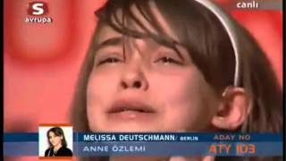 (seir dunyasi)Ağlatan Anne Şiiri !!!   Türkçe Olimpiyatları   Melissa Deutschmann Resimi