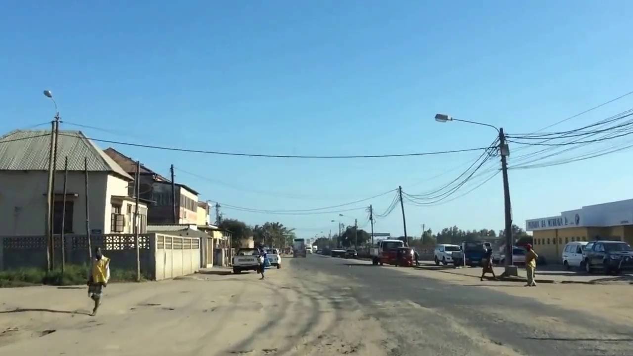 Moçambique - Beira - Munhava - Estrada Sousa Araújo