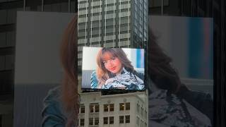 Priceless On Billboard In New York City. ิซ่า Resimi