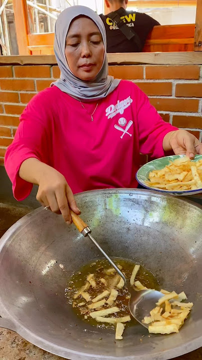 Cassava kids are nostalgic about making old-school cassava chips #rizkilunca