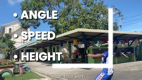 Explaining the Concept of Projectile Motion using Badminton