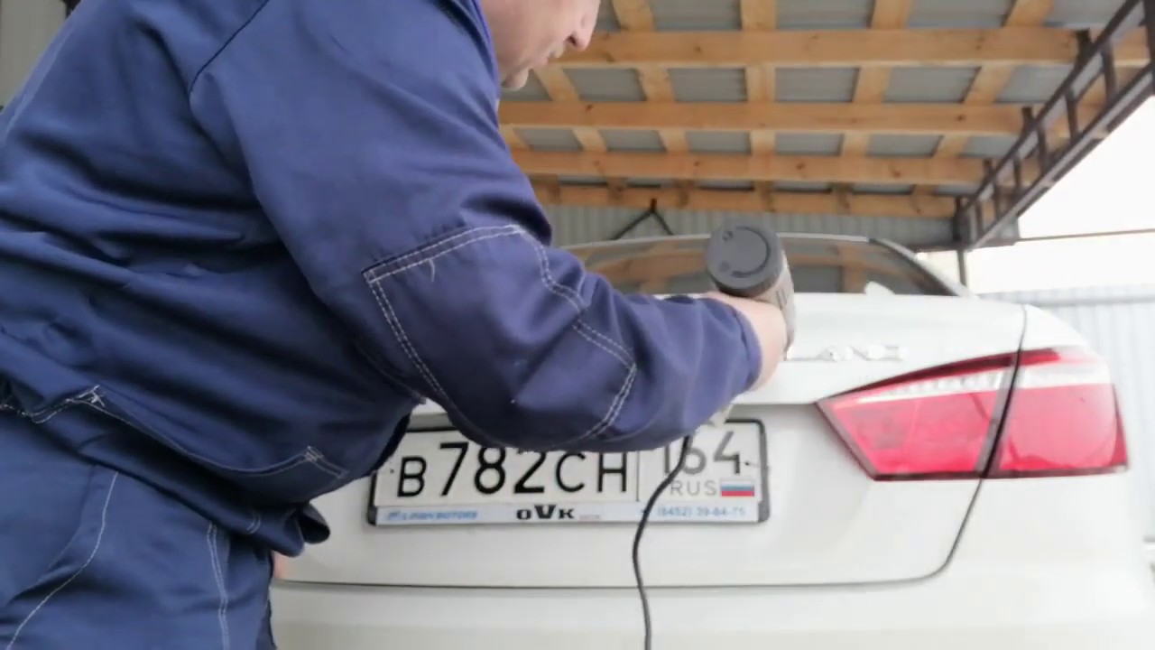 Как убрать шильдики с багажника bmw