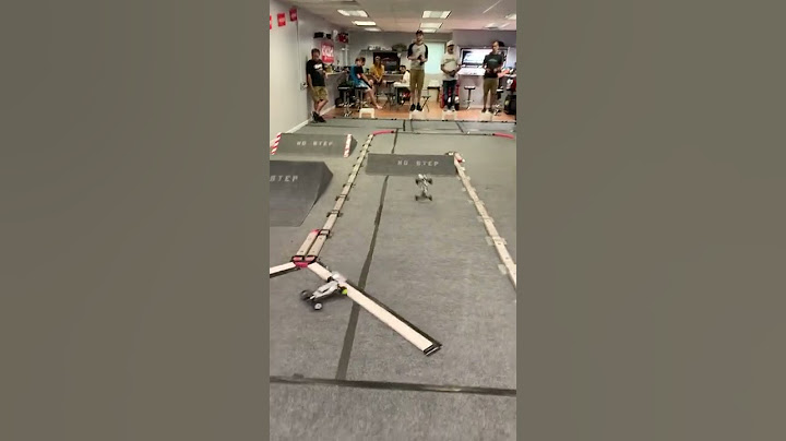 Indoor off-road RC racing - Losi Mini B class