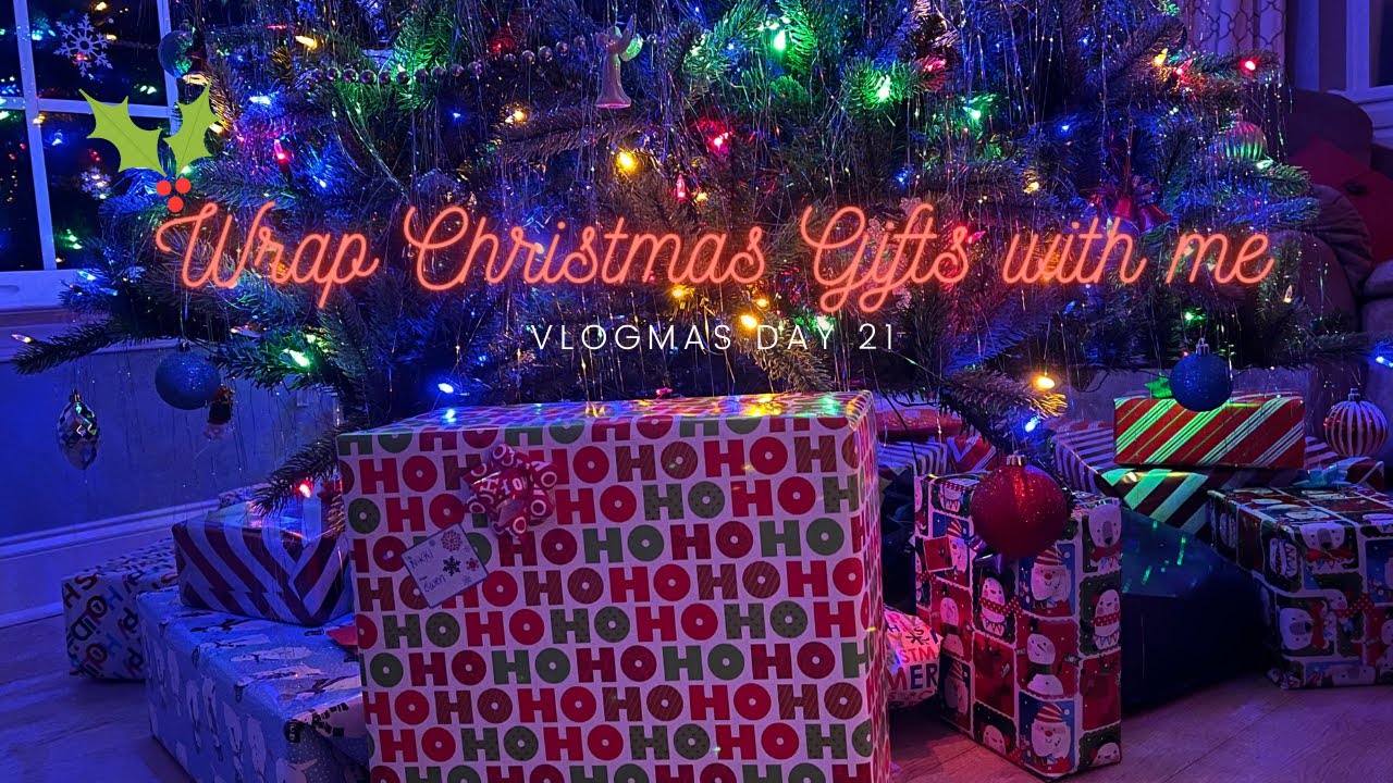 Wrap Christmas presents with me + Christmas questions: Vlogmas  day 21
