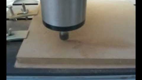 IEHK.COM IEC Series CNC Router cutting plywood