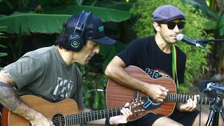 Astillas y Costillas desde el jardín, a dos guitarras de palo