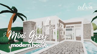 ROBLOX | Bloxburg: Mini Grey Modern House | Build Tour | cxlixia