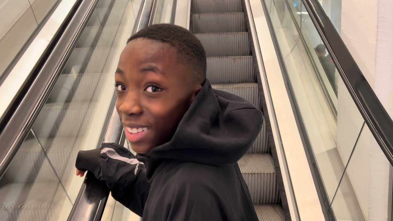 MON FRÈRE VIT SA JOURNÉE DE RÊVE !!