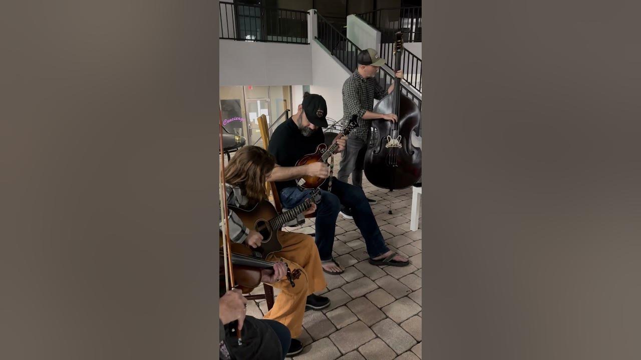 Bluegrass "Foggy Mountain Breakdown" Shay Morgan on Guitar