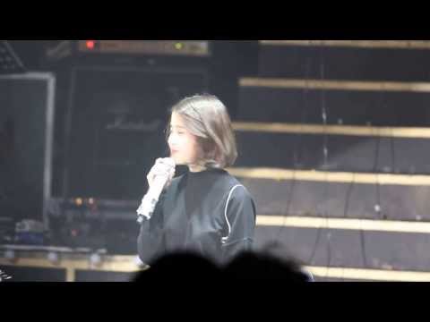 131130 아이유 모던타임즈 부산 콘서트 앵앵콜 직캠 - raindrop 뗴창 요청하는 아이유