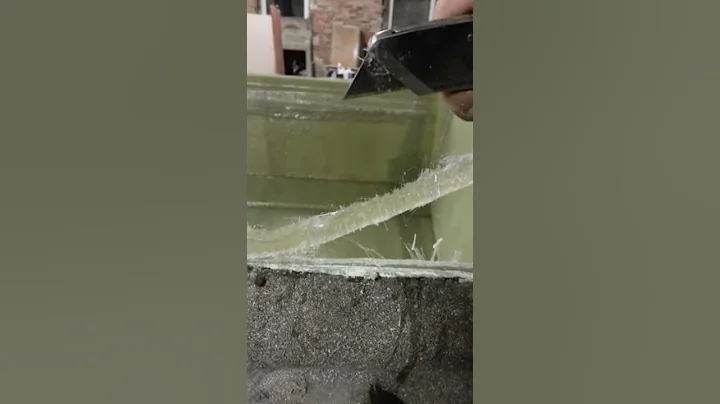 Cutting glass