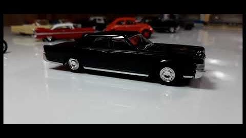 LINCOLN CONTINENTAL 1965  THE MATRIX escala  1:43