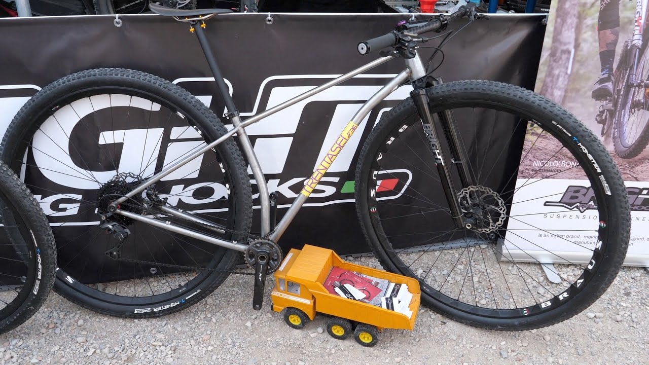 MTB GIGANTE DA 36 POLLICI! #bikefestival - YouTube