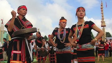 Một số vẻ đẹp của trang phục dân tộc Giẻ Triêng