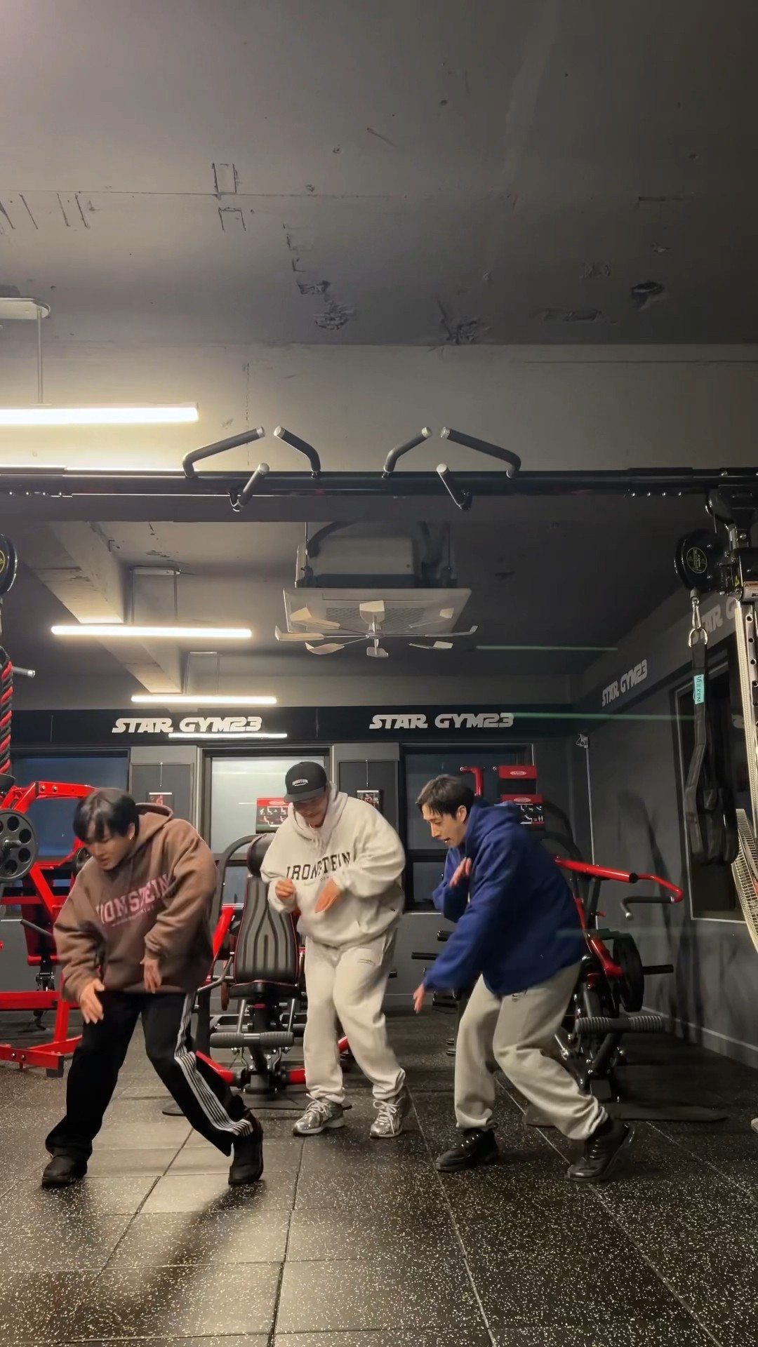 방찬 \u0026 창빈의 #WalkinOnWater Challenge ? w/ #김종국 선배님!?️ #StrayKids #스트레이키즈 #방찬 #BangChan #창빈 #Changbin