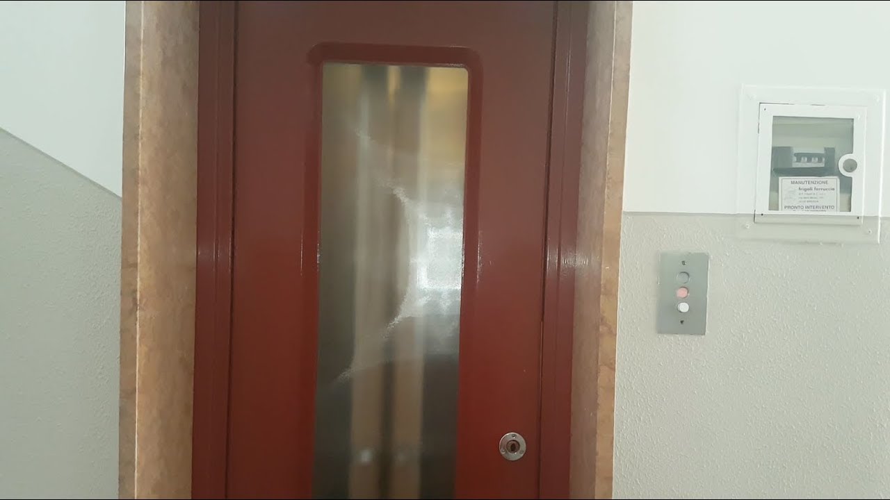 MACHINE ROOM TOUR! Epic 1964 Fiam Traction Elevator@Piazza Luigi Einaudi 3, Desenzano, Italy