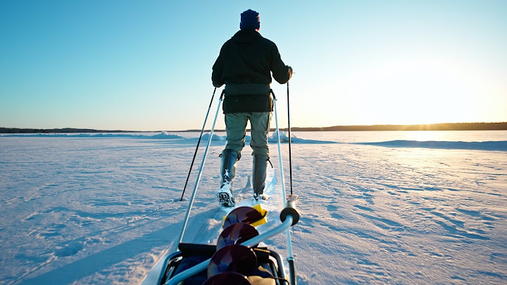 Hiihtovaellus ja telttailua järven jäällä - Revontulet yllättivät!