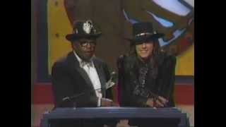 Eric Clapton recieves MVP Guitar Award- intro by Bo Diddley and Richie Sambora