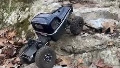 R/C rock crawling with GSPEED/ Element Enduro build and Axial SCX10II kit