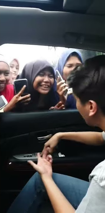 Iqbaal ramadhan jailin fans