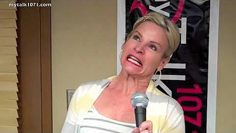 Julia's impression of Jennifer Holliday