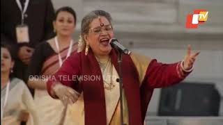 Video thumbnail of "WATCH | Usha Uthup Sings 'Ekla Cholo Re' At Kolkata's Victoria Memorial On #NetajiJayanti"
