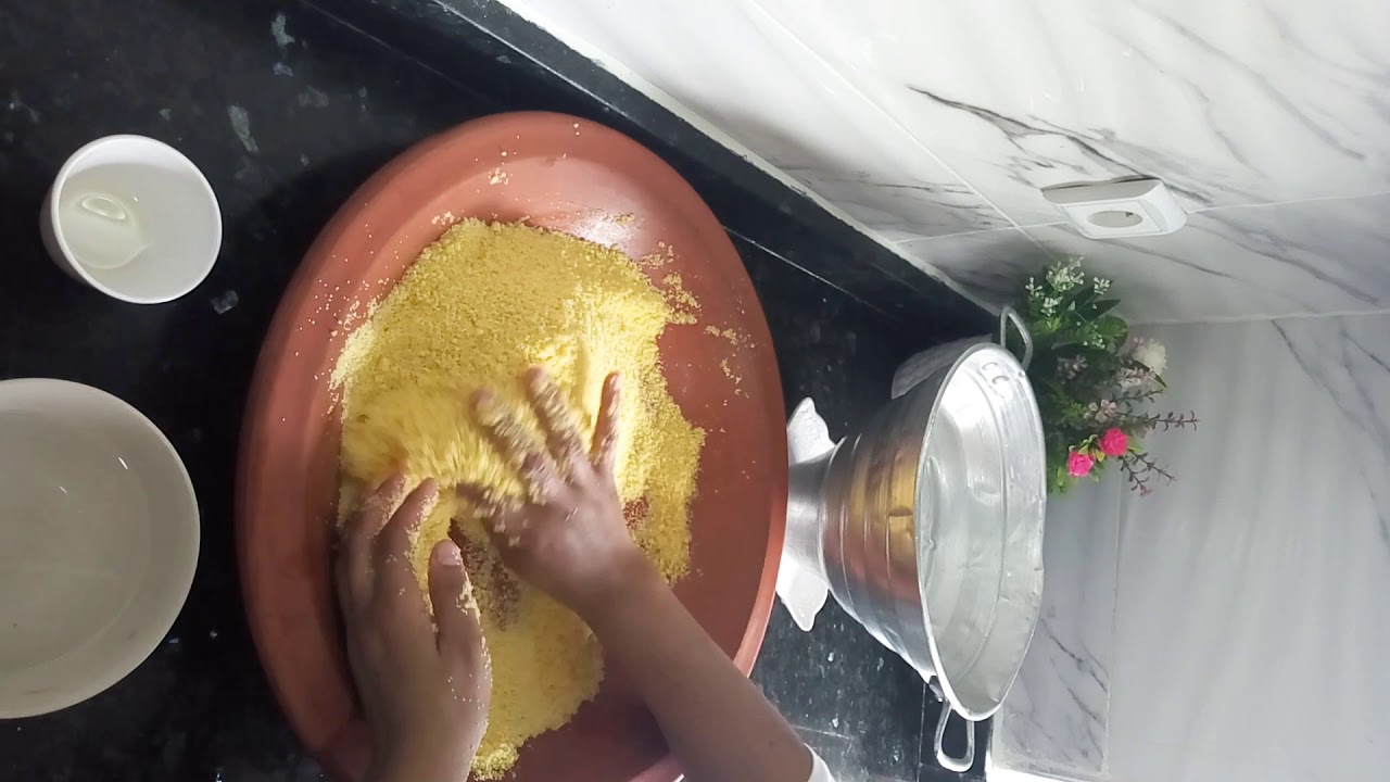 تحضير الكسكس في الكوكوط بطريقة سهلة وسريعة