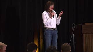 Teamwork Keynote Speaker Kristin Arnold on How to Change the World (1min)