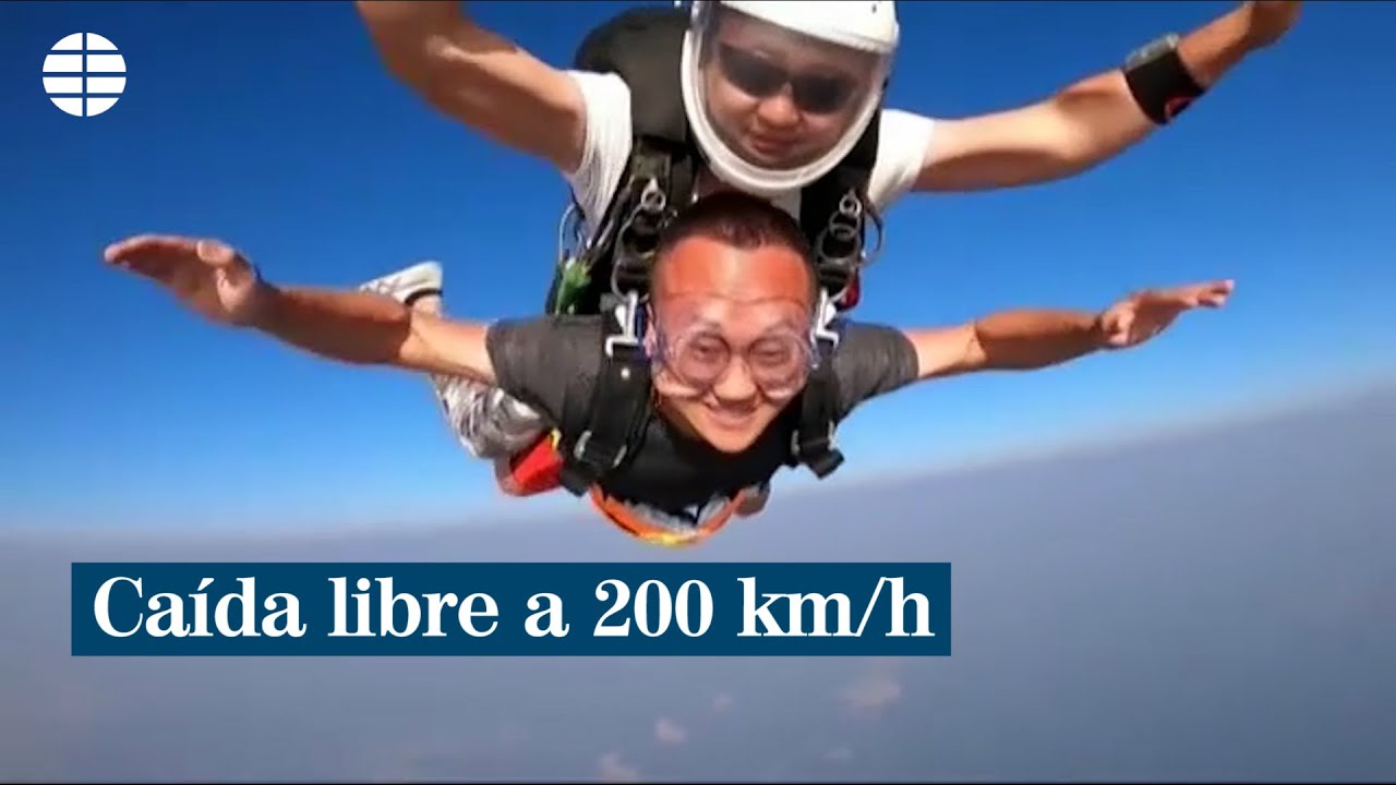 Ca�da libre&mldr; con paraca�das. Esta es la nueva oferta tur�stica con la que China busca promocionarse como destino para deportes extremos. Saltos en pareja con instructor desde 4.000 metros de altura.