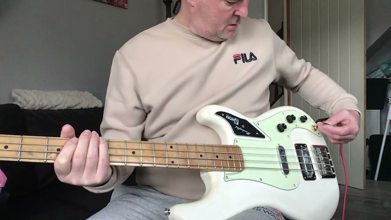 Rowland Custom Shop bass with Burns tri-sonic pickups