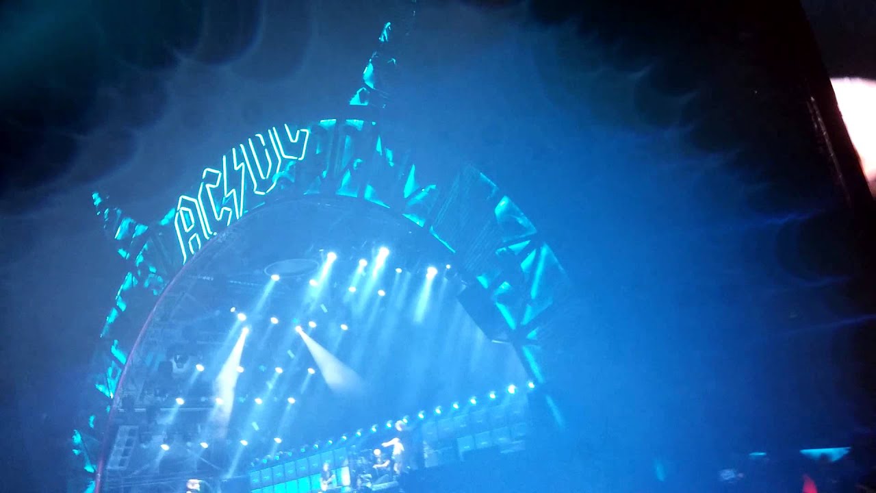 AC/DC THUNDER STRUCK: Edmonton 2015 - YouTube