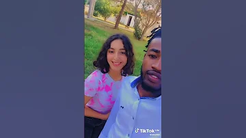 سوداني وزوجته المغربيه 