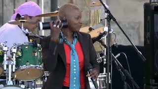Download Lagu Angelique Kidjo - Agolo - 8/13/2006 - Newport Jazz Festival (Official) MP3 Download Lagu Angelique Kidjo - Agolo - 8/13/2006 - Newport Jazz Festival (Official) MP3
