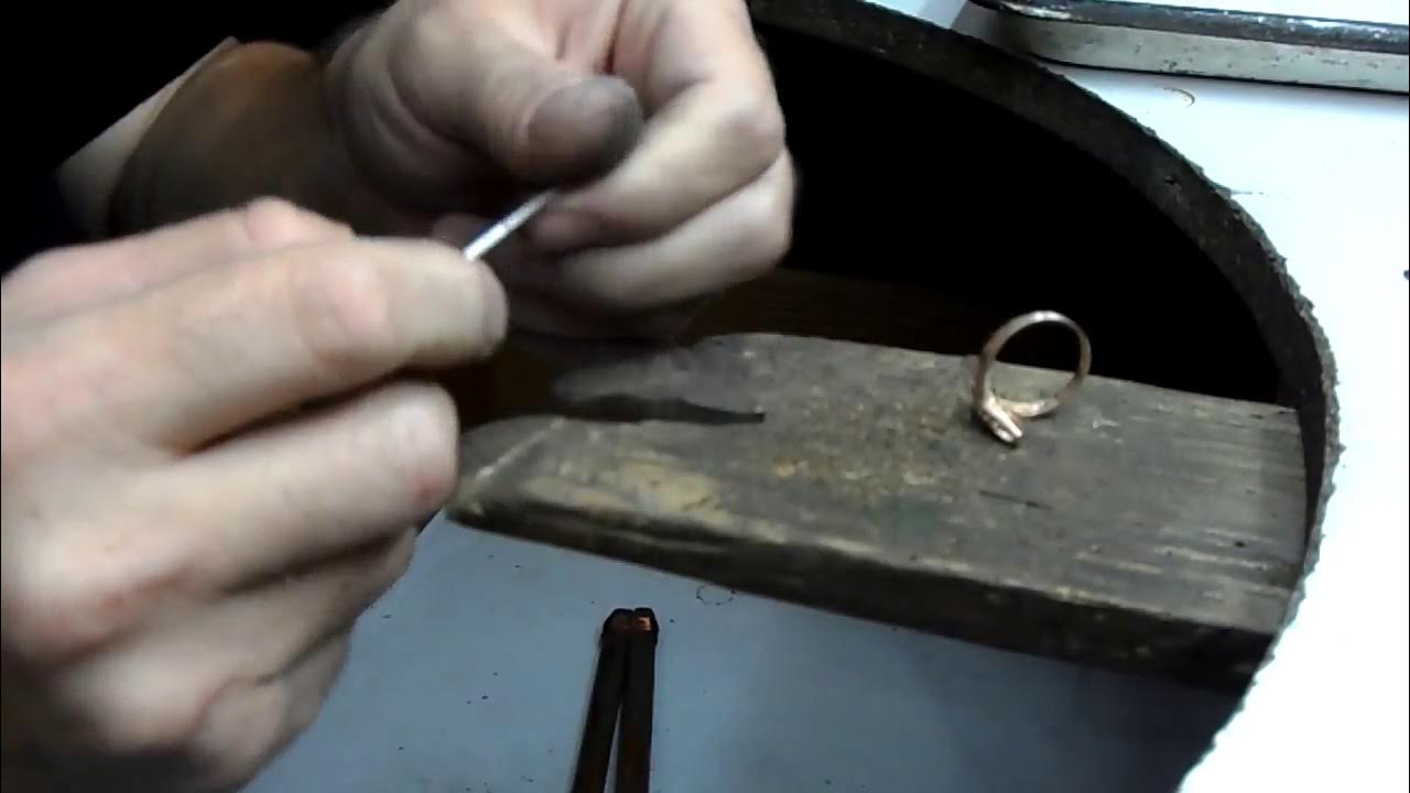 Кольцо из бумаги. Видео как делают кольца видео. Перстень из гайки. Перстень из гайки. Видео как делают кольца видео.