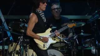 Watch Jeff Beck Let Me Love You video