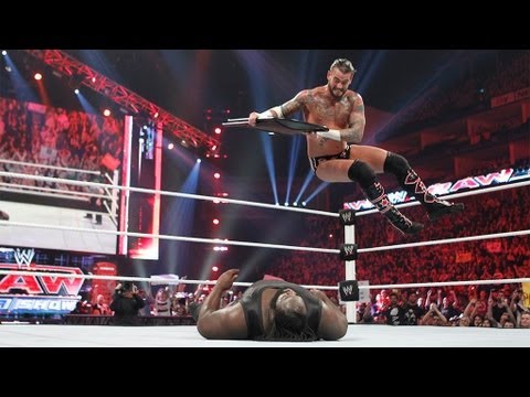 CM Punk vs. Mark Henry - No Count-Out, No Disqualification