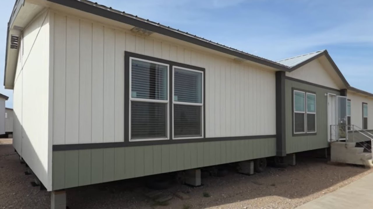 2025 Solitaire Emerald Series EM28764A