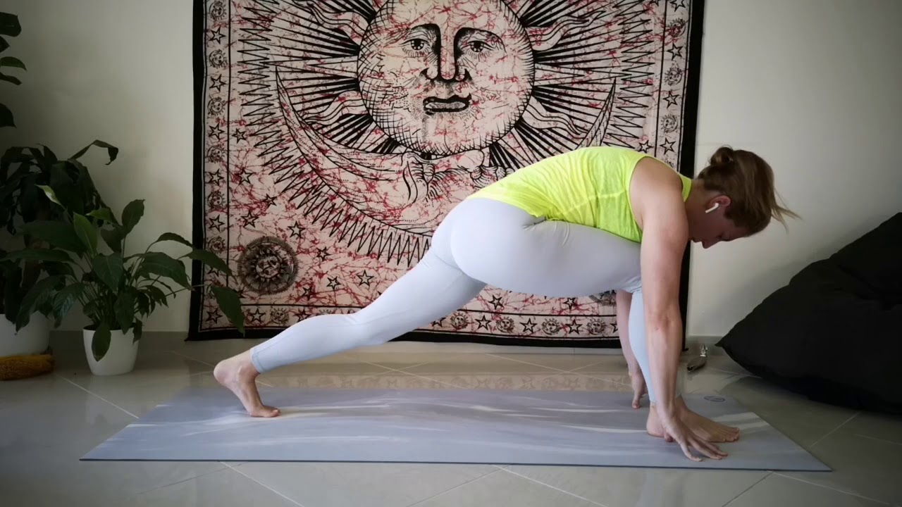 How to do a Yoga Flying Lizard pose