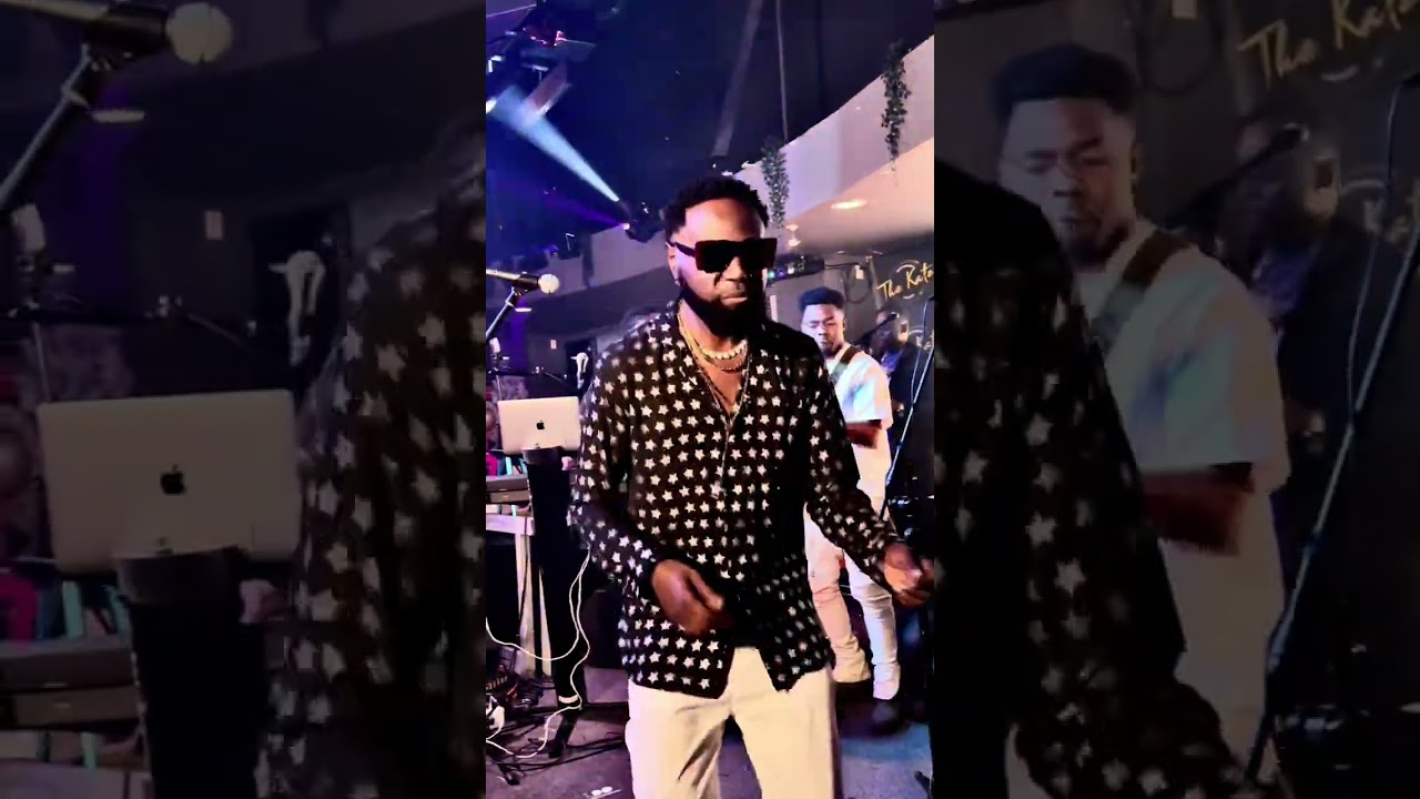 VAKAM THÉ KATZ LIVE VAKSEN, JAZZ LÀ MANDE ANRAJE MESDAMES YO AP BYEN DANSE,TI CHOU AP RACHE GUITARE.