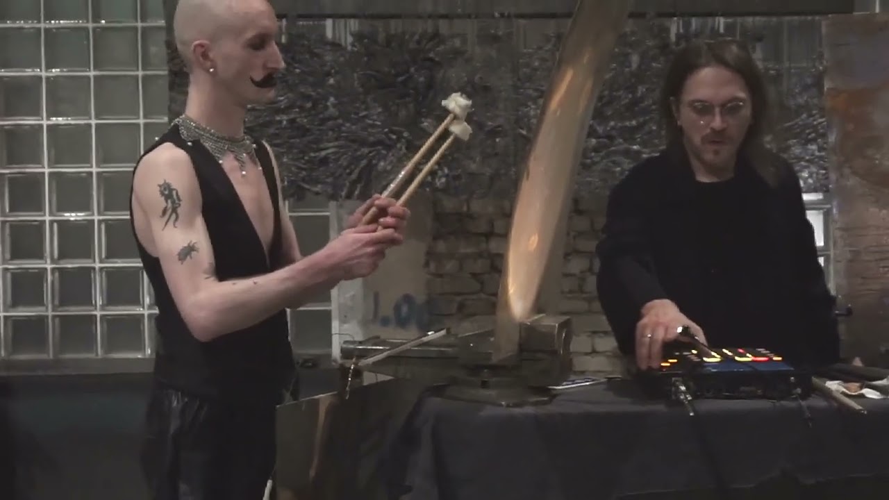 Импровизация на металлических объектах