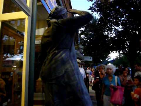 Live Statues in Grants Pass, OR