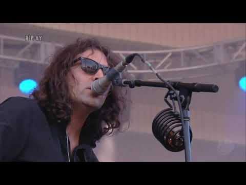 The War on Drugs - An Ocean in Between the Waves (Live)