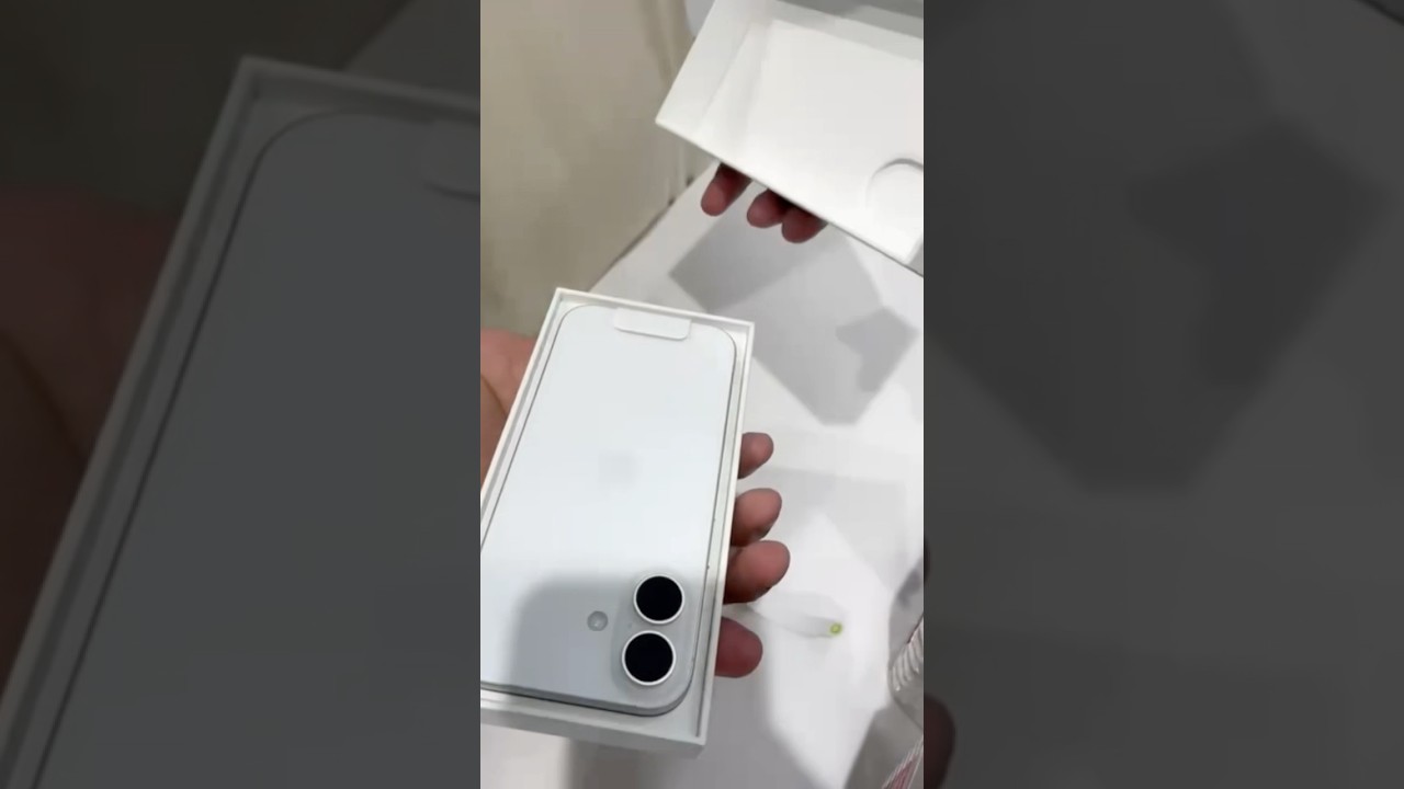 😍 iPhone 17 White Edition 💎 | Unboxing + First Boot 🚀 
