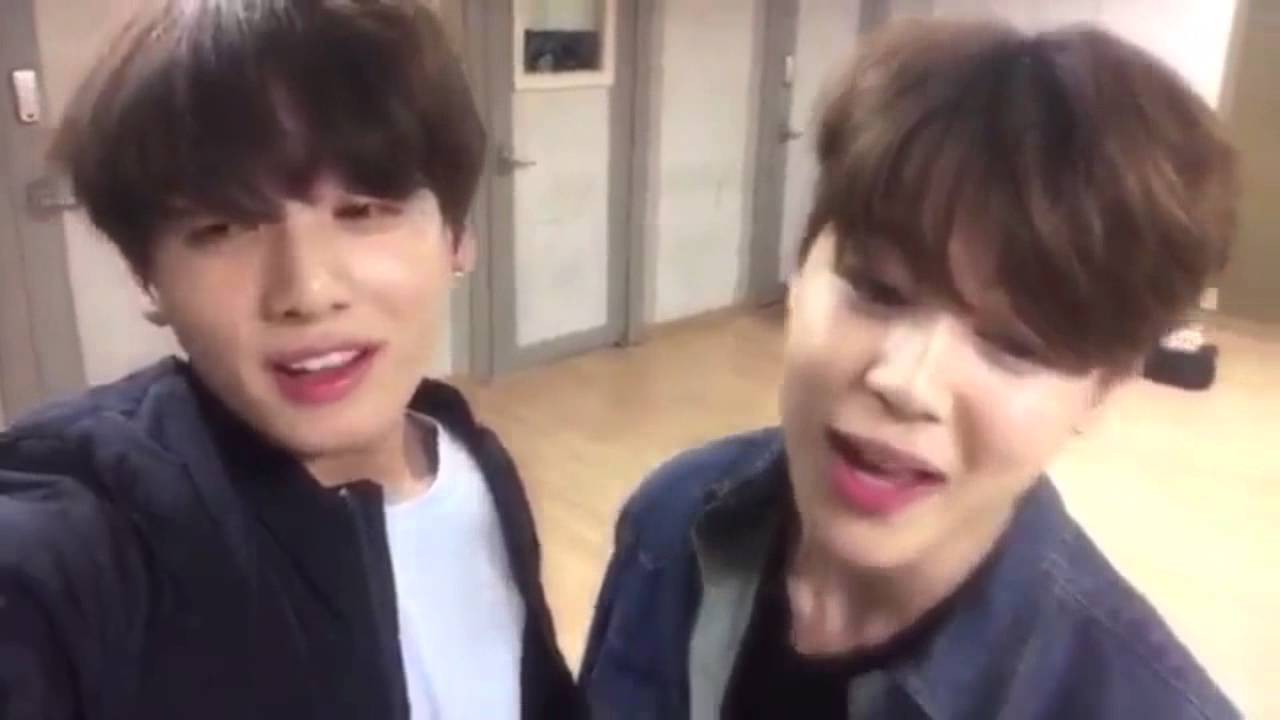 Jungkook Singing About Jimin Being Short