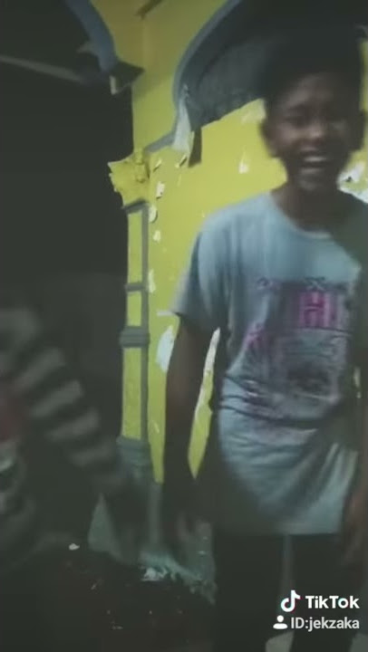 Ulok gram Aceh yang lucu anak kecil ketawa sendiri hhhhh
