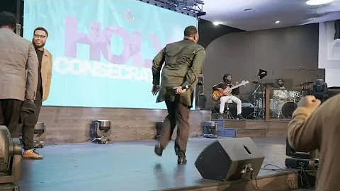 Bishop Brandon Jacobs PRAISE BREAK @ Holy Consecra...