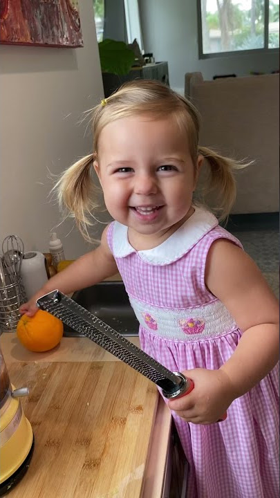 Rose Makes Chocolate Pudding #shorts