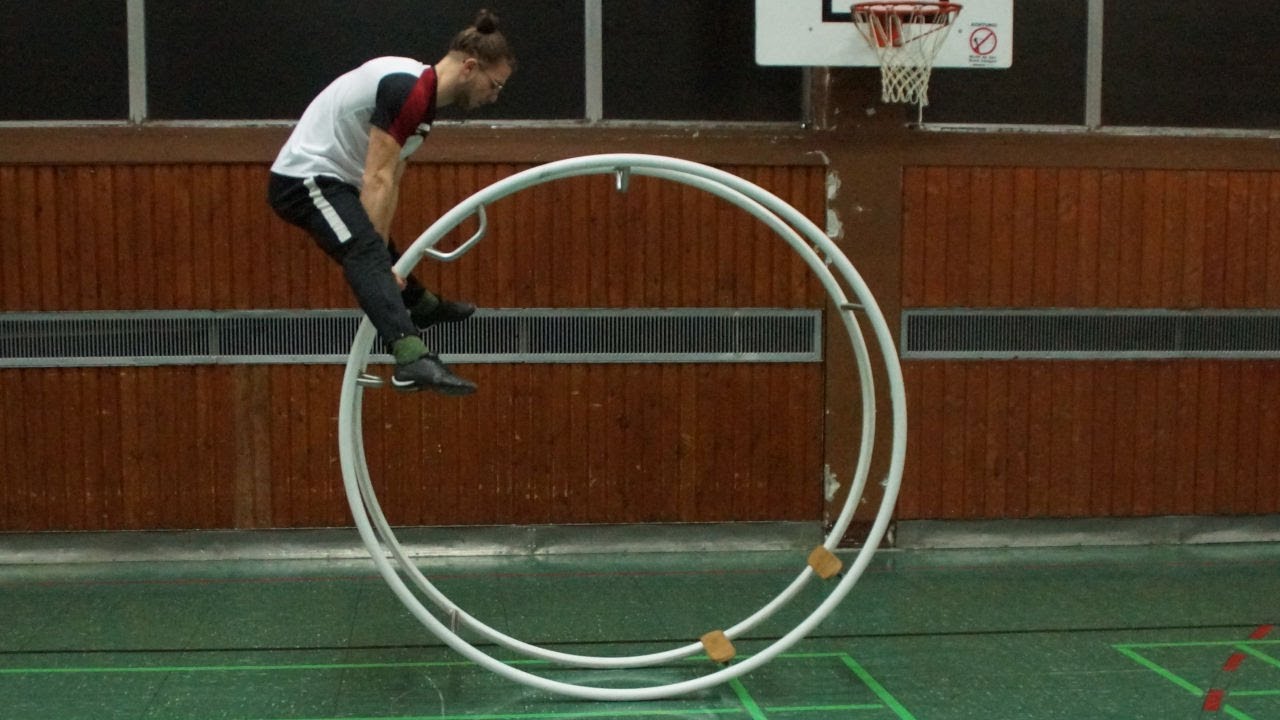 Rhönradturnen: Sprung Übung 3 Grätschsitz - Angehen und Absprung (5 ...