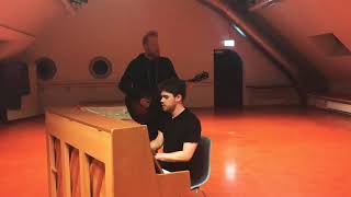 Video thumbnail of "Gavin James - The Middle - Exclusive Pre-Show Performance - Dynamo Zurich - 8/2/2019"